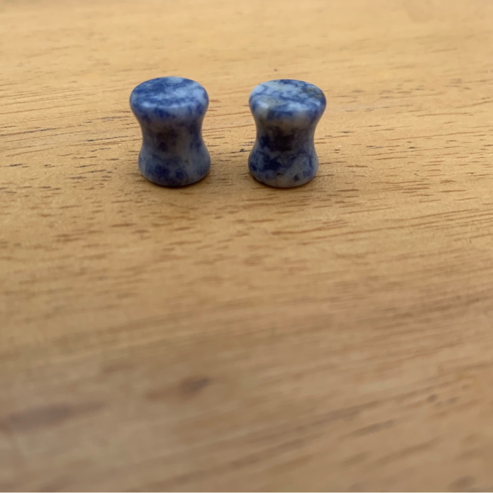 Sodalite 0g(8mm) saddle plugs